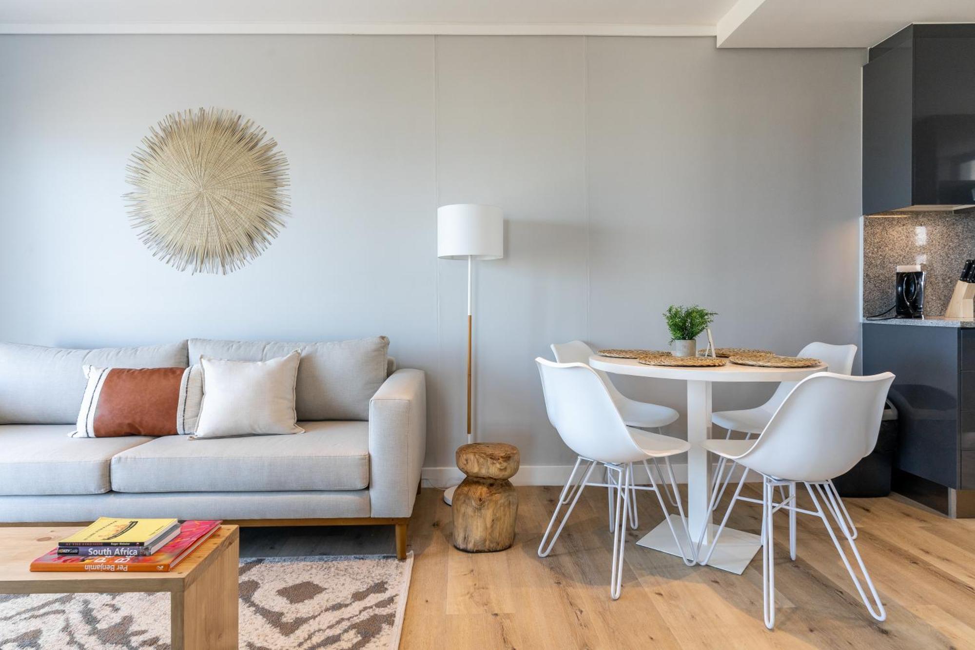 Burmeister 401 - 2 Bedroom Across From Ocean - Onsite Parking